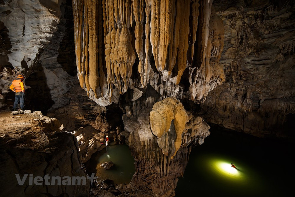 Dentro de la cueva Tu Lan (Fuente: Oxalis Adventures/Vietnam+)