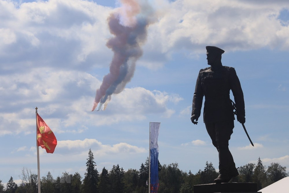 La flota Su-25 en la ceremonia inaugural (Foto: VNA)
