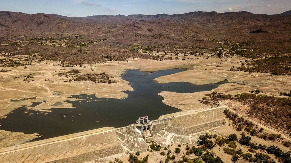 El lago del río Bieu, distrito de Thuan Nam, está seco. (Foto: VNA)