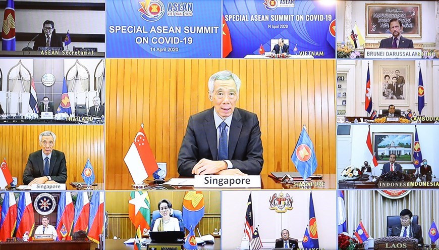 El primer ministro de Singapur, Lee Hsien Loong, interviene en la Cumbre (Foto: VNA)