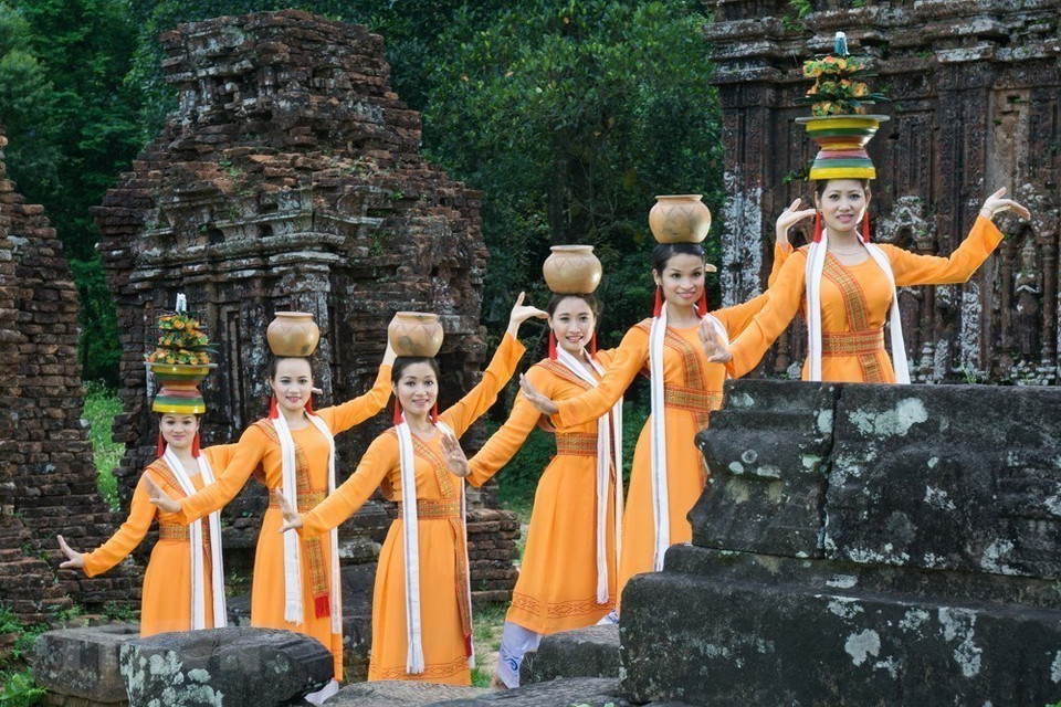 En los sitios turísticos en Quang Nam, se redujeron el costo de la entrada para atraer turistas. (Foto: VNA)