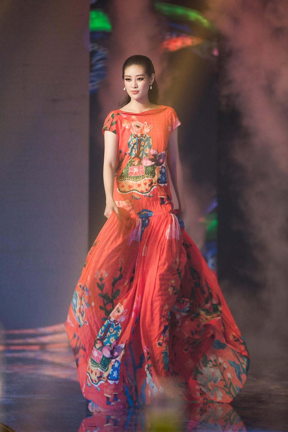 Nguyen Tran Khanh Van ganó el título más alto del Miss Universo Vietnam 2019 (Fuente: VNA)