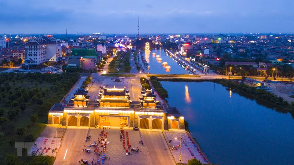 Ninh Binh lleva las características de la historia cultural milenaria de la antigua capital imperial con sus paisajes naturales. (Foto: VNA)