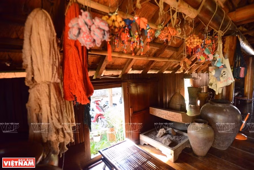 La segunda mitad es "Oh", donde la familia vive y prepara la cocina (Foto: VNA)
