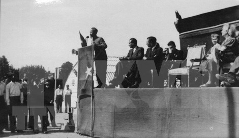 Presidente Ho Chi Minh, como jefe de estado de la República Democrática de Vietnam, se reunió con vietnamitas en el extranjero en Marsella, 17 de septiembre de 1946, durante su visita a Francia. (Foto: Archivo)