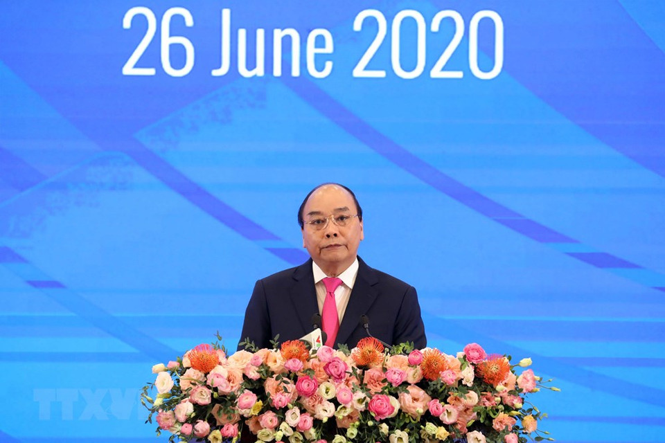 El primer ministro Nguyen Xuan Phuc, presidente de ASEAN 2020, inauguró la 36 Cumbre (Foto: VNA)