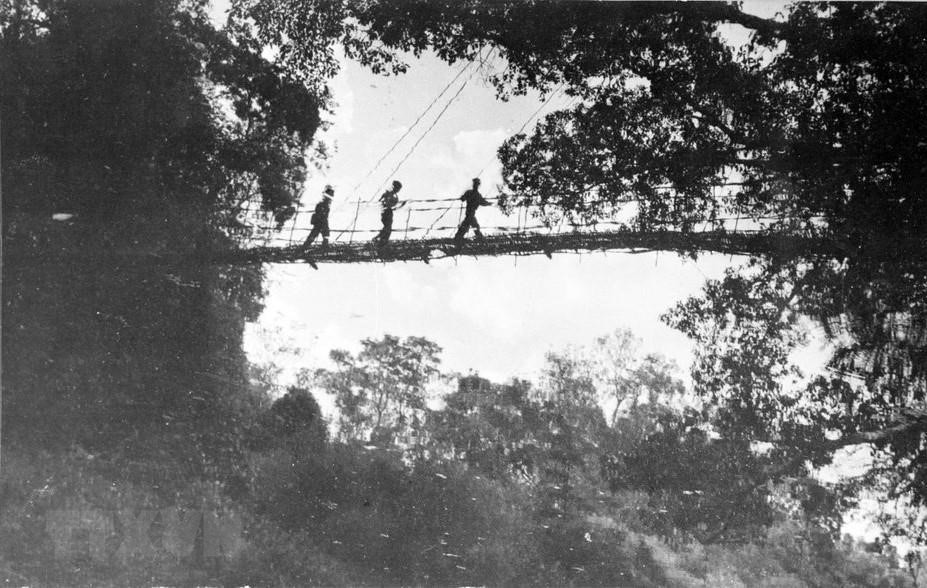 A través de la ruta Ho Chi Minh más de dos millones de combatientes avanzaron hacia el frente del Sur, además de millones de toneladas de armas, alimentos y combustibles fueron transportadas. (Fuente: VNA)