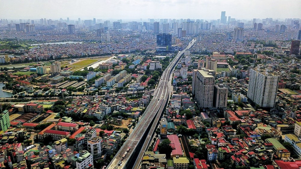 La sección de cruce de Nga Tu Vong-Nga Tu So, de casi 2 km, se ha completado. (Foto: VNA)