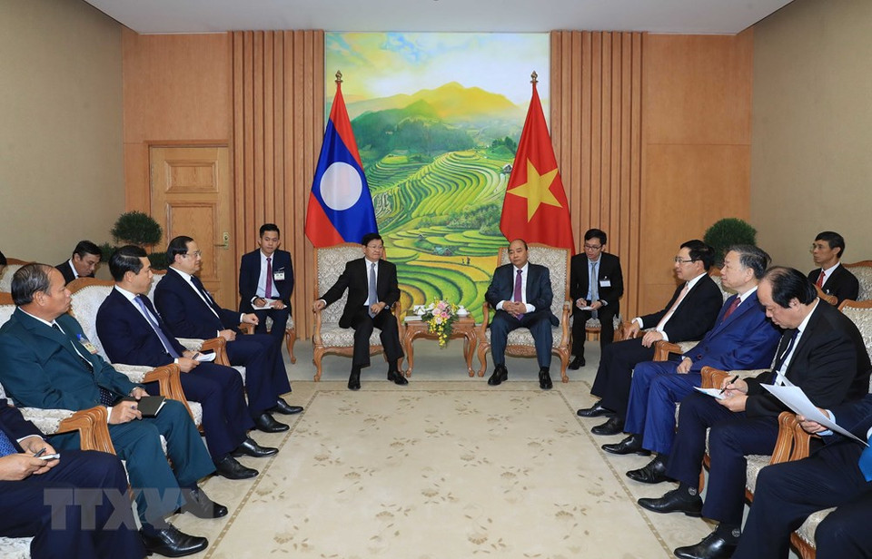 El primer ministro vietnamita, Nguyen Xuan Phuc, y su par laociano, Thongloun Sisoulith, copresidieron la 42 reunión del Comité Intergubernamental Vietnam-Laos. (Foto: VNA)
