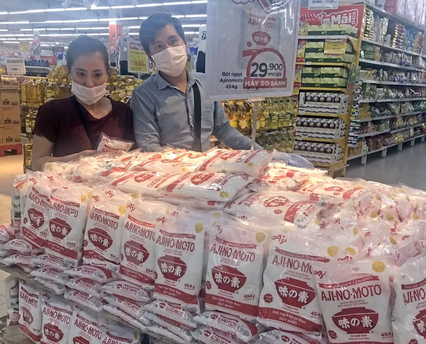 Durante los fines de semana, el número de clientes se reduce de forma notable debido a que la población minimiza su salida (Foto: VNA)