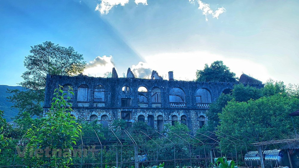 A unos 12 km al Este de la ciudad de Sapa, en la provincia norteña de Lao Cai, el antiguo monasterio de Ta Phin, construido en 1942, se encuentra a medio camino entre las montañas. (Foto: Vietnam+)