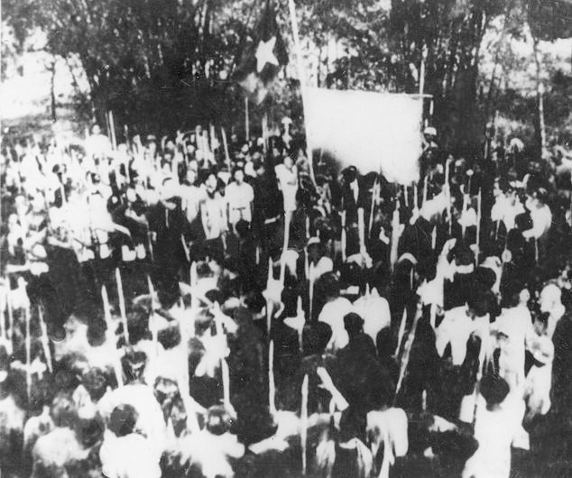 El levantamiento general de los revolucionarios en Saigón el 25 de agosto de 1945, en respuesta a la llamada del Comité Central del PCV y del Presidente Ho Chi Minh. (Foto: VNA)