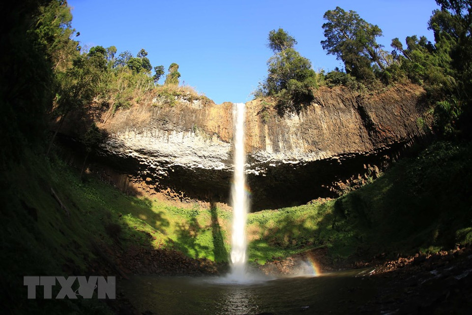 Los cráteres en el geoparque Dak Nong, tales como Nam Dong, Nam Blang, Nam Ka y Nam Gle, constituyen destinos atractivos para los amantes de la aventura y la belleza pristina de Tay Nguyen. (Foto: VNA)