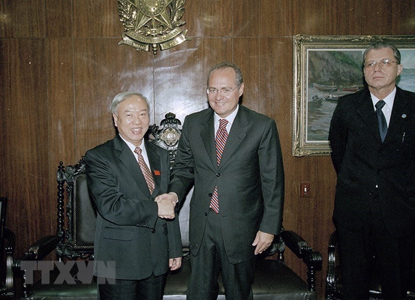 El 7 de marzo de 2006, el presidente del Senado brasileño, José Renan Vasconcelos Calheiros, se reunió con el presidente de la Asamblea Nacional, Nguyen Van An, durante su visita oficial a Brasil. (Foto: VNA)