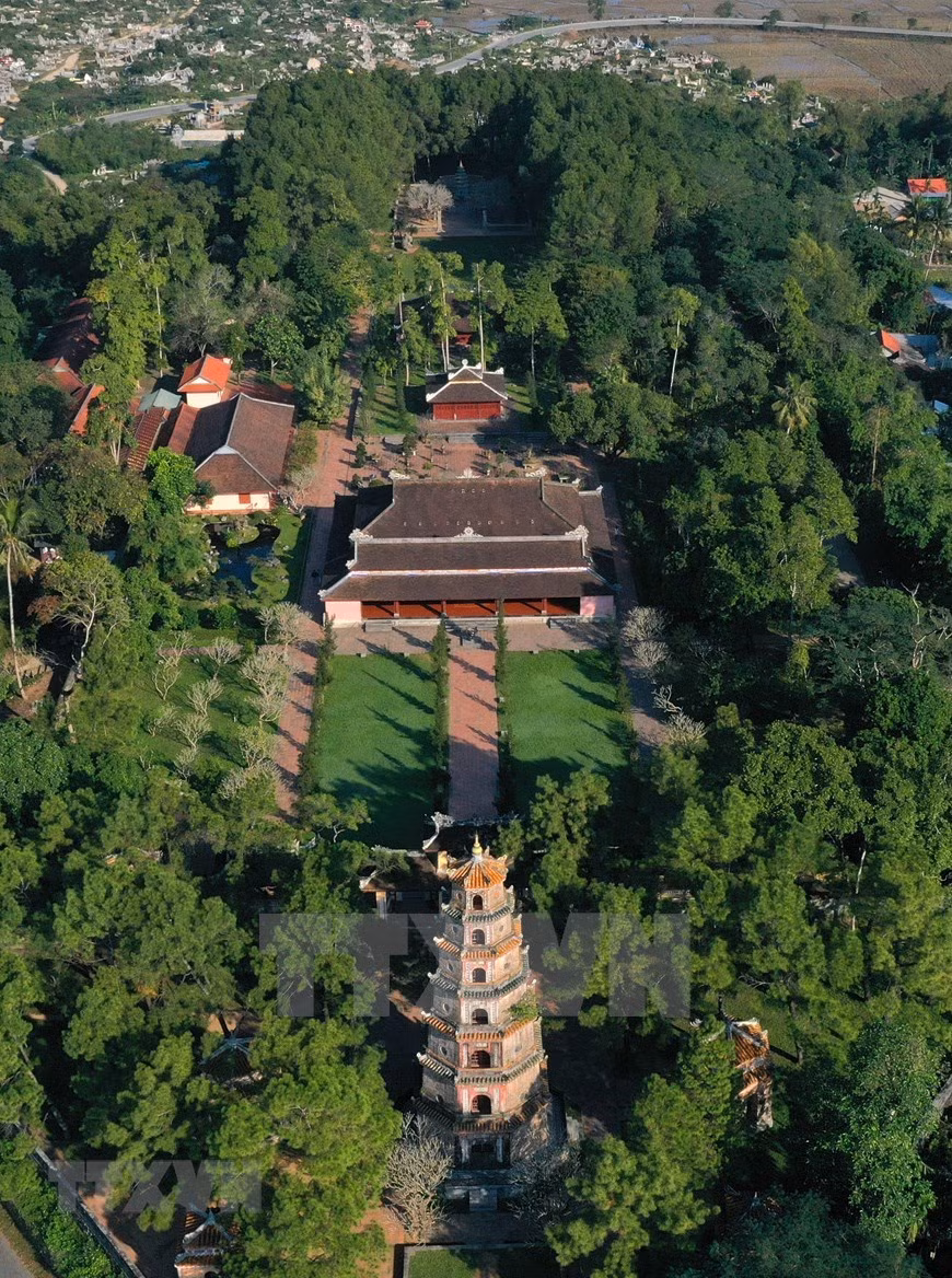 Pagoda Thien Mu es uno de los destinos favoritos de turistas en Hue (Foto: VNA)