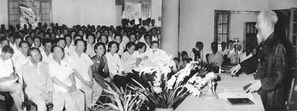 En el tercer Congreso de Periodistas vietnamitas, el Presidente Ho Chi Minh expresó: “Los periodistas también son soldados revolucionarios. La pluma y la página son armas afiladas” (8 de septiembre de 1962). (Foto: Archivo/VNA)