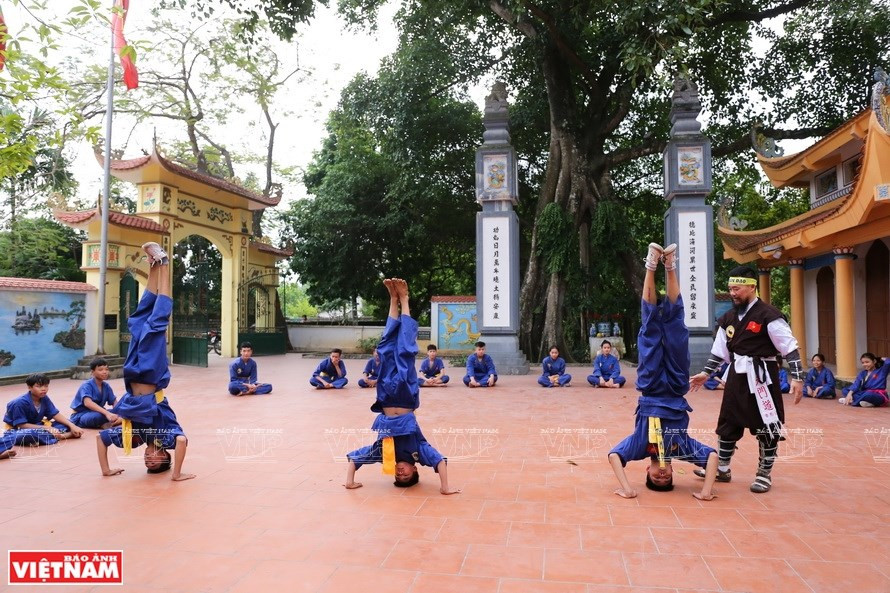 Una sesión de práctica de tiegong en Thien Mon Dao (Foto: VNA)