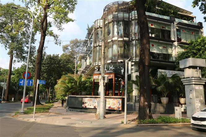 Las cafeterías y restaurantes se cierran (Foto: VNA)