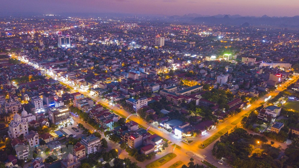 Ninh Binh lleva las características de la historia cultural milenaria de la antigua capital imperial con sus paisajes naturales. (Foto: VNA)