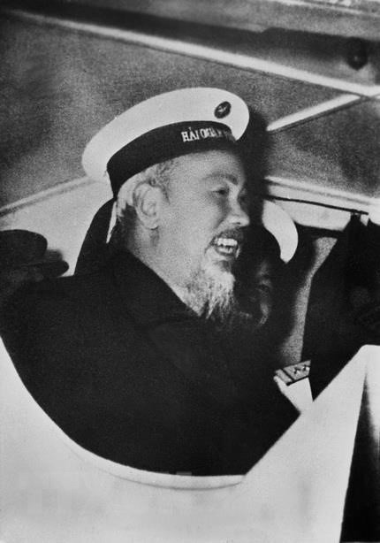 El Presidente Ho Chi Minh visitó una unidad naval el 22 de enero de 1962. (Foto: VNA)