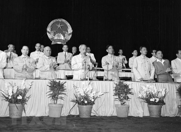 El Presidente Ho Chi Minh en la sexta sesión de la Asamblea Nacional (segunda legislatura) celebrada en Hanoi del 28 de abril al 8 de mayo de 1963. (Foto: VNA)
