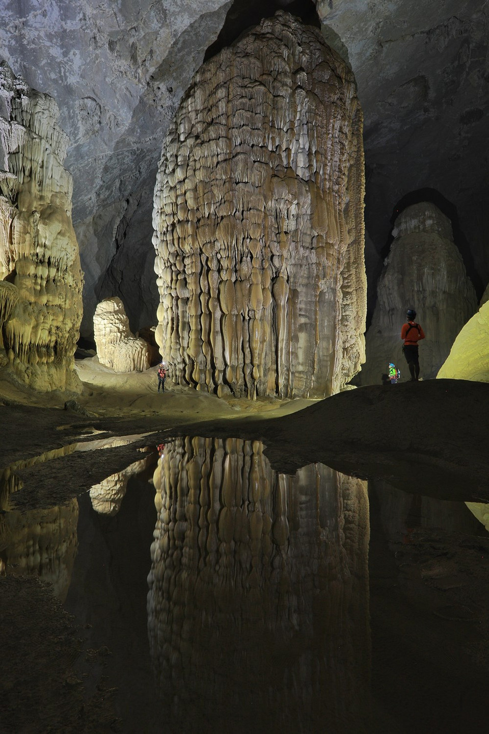 A una profundidad de más de seis kilómetros, un acantilado gigante de estalactitas de unos 70 metros de alto es llamado “Gran Muralla de Vietnam”. (Foto: Vietnam+)