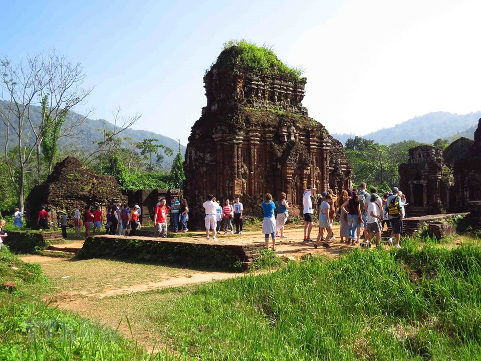 Turistas comienzan a regresar a visitar al santuario My Son, declarado patrimonio de Humanidad por la UNESCO en la provincia central de Quang Nam (Foto: VNA)