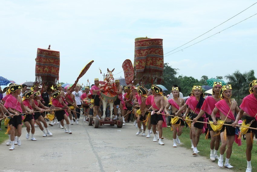 El festival Giong, uno de los más de ocho mil festivales tradicionales de Vietnam, fue inscrito en la Lista Representativa del Patrimonio Inmaterial de la Humanidad por la UNESCO el 16 de noviembre de 2010 (Fuente: VNA)