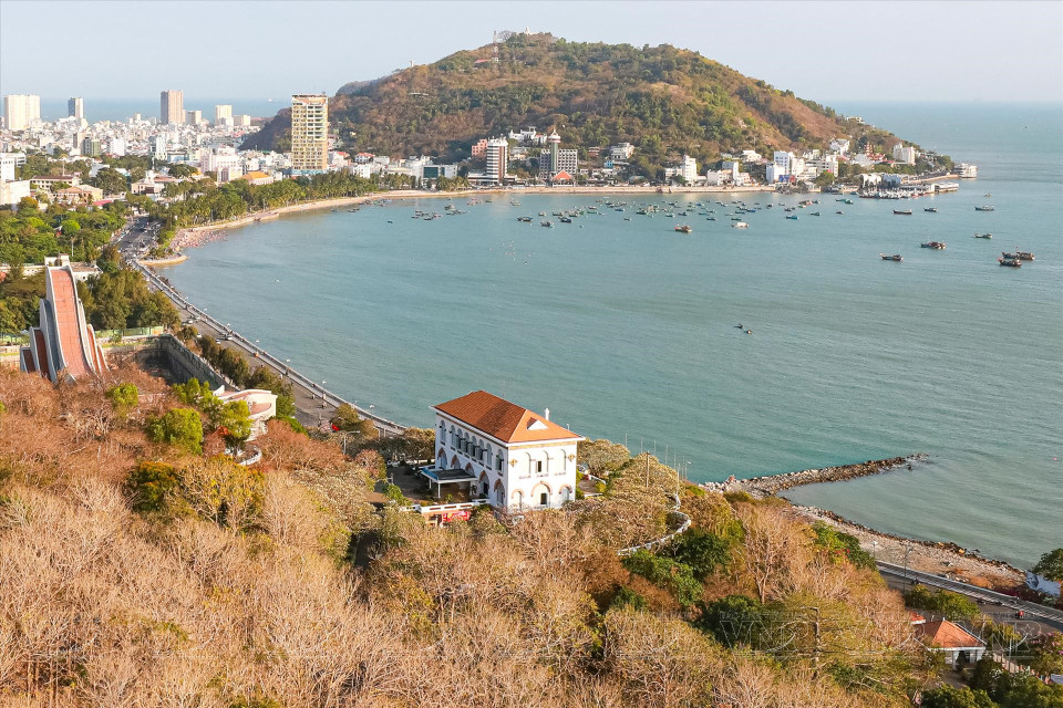 Bach Dinh se ubica en la ladera de la montaña "Lon" de la ciudad de Vung Tau, en el número 4 de la calle de Tran Phu, del distrito 1. (Fuente:VNA)