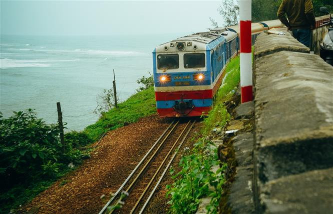 Un ferrocarril a lo largo del paso de Hai Van (Fuente: VNA)