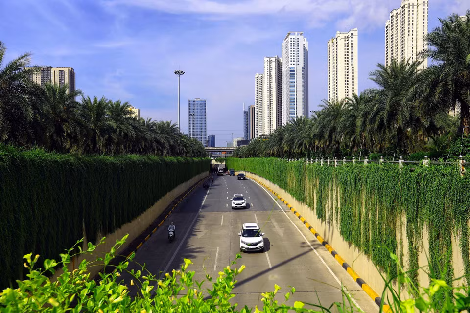 Espacios verdes en el túnel Trung Hoa que conecta la calle de Tran Duy Hung y la avenida Thang Long (Fuente: VNA)