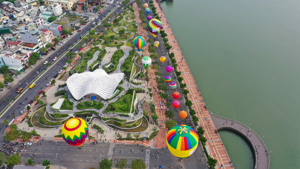 El Día festivo de Globos Aerostáticos da la bienvenida a la reapertura de los vuelos internacionales a la ciudad de Da Nang (Fuente: VNA) 