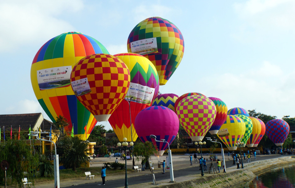 Presentación de globos aerostáticos en el festival (Fuente: VNA) 