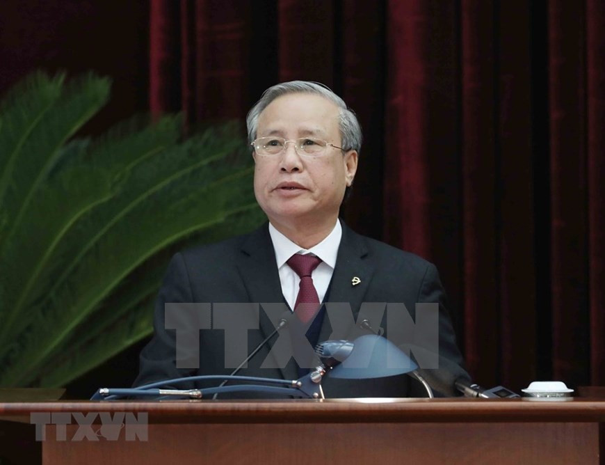 El miembro del Buró Político y permanente del Secretariado del PCV, Tran Quoc Vuong, interviene en la cita. (Foto: VNA)