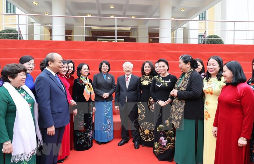 Altos dirigentes nacionales y participantes en el evento. (Foto: VNA)