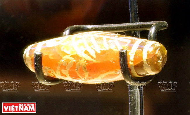 Los abalorios son exquisitamente elaborados (Foto: VNA)