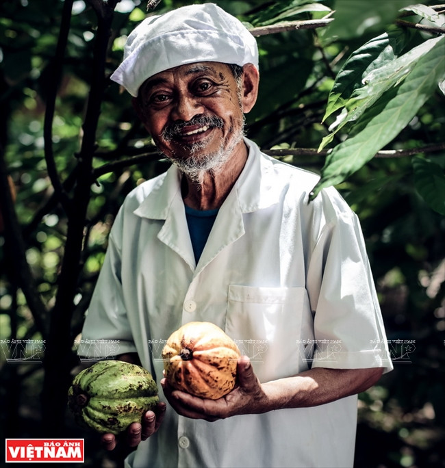 ##s###Bui Durassamy siente gran pasión por la creación de chocolate de Vietnam. 