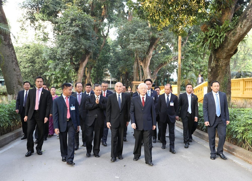  Visitaron las reliquias dedicadas al Presidente Ho Chi Minh en el Palacio Presidencial (Fuente: VNA)