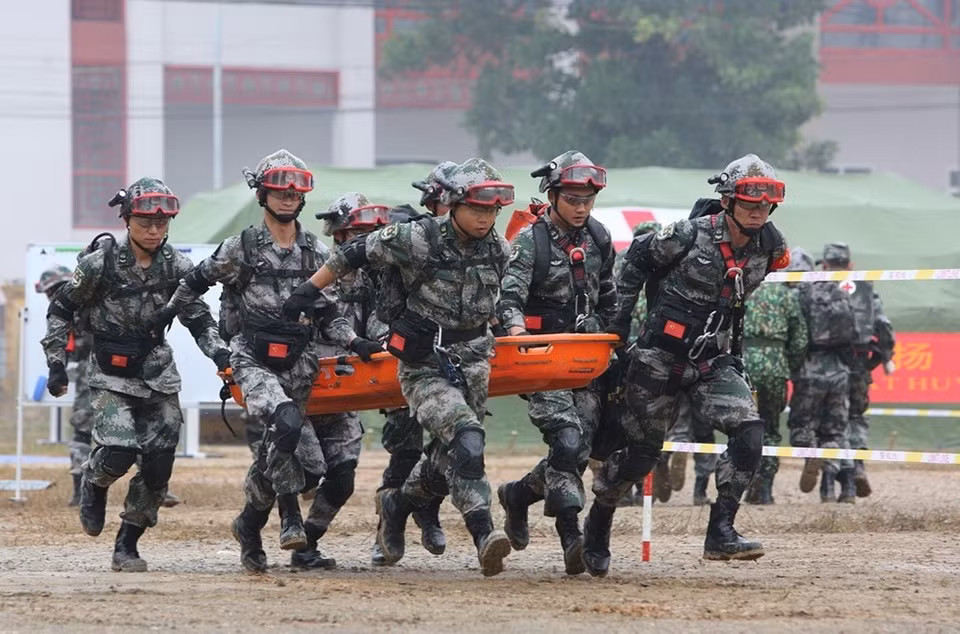Militares chinas participaron en el ejercicio conjunto de rescate en caso de desastres naturales y epidemias en la zona fronteriza entre los dos países. (Fuente: VNA)
