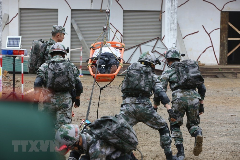 Militares chinas participaron en el ejercicio conjunto de rescate en caso de desastres naturales y epidemias en la zona fronteriza entre los dos países. (Fuente: VNA)