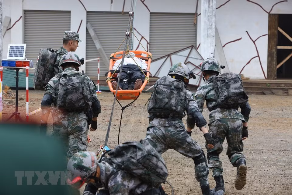 Militares chinas participaron en el ejercicio conjunto de rescate en caso de desastres naturales y epidemias en la zona fronteriza entre los dos países. (Fuente: VNA)