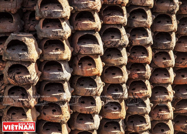Producto de cerámica de Binh Duc con un color natural.