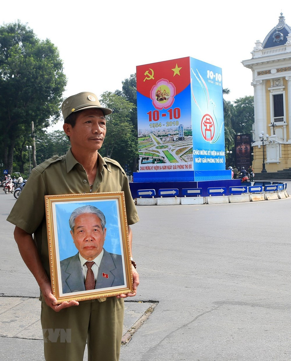 Los capitalinos despiden a Do Muoi, exsecretario general del Partido Comunista de Vietnam (Fuente: VNA)