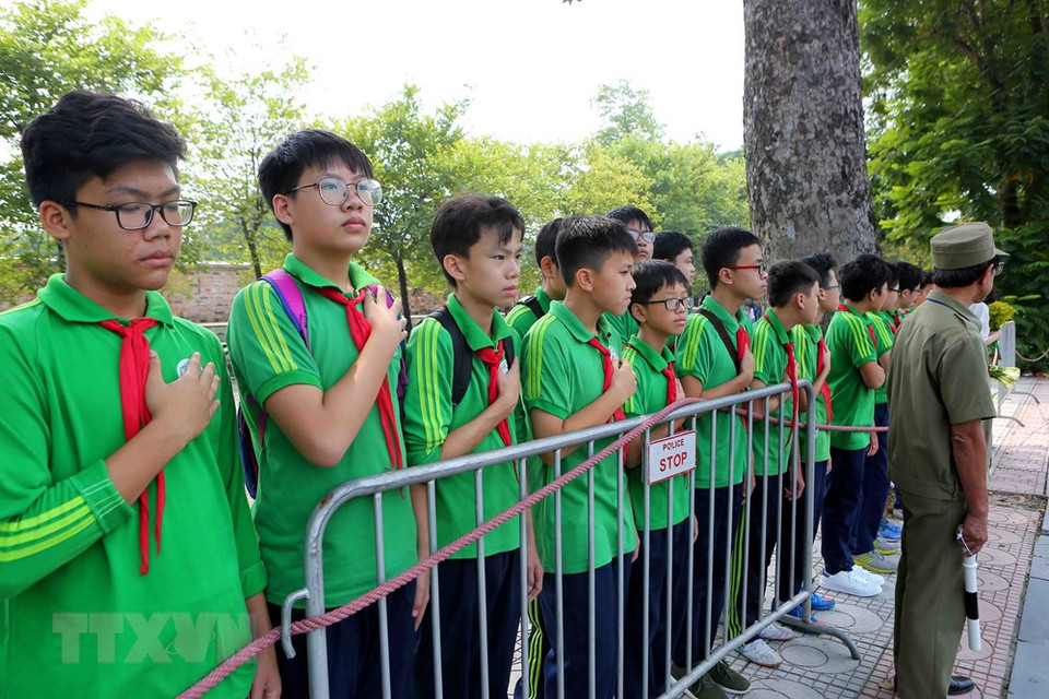 Los capitalinos despiden a Do Muoi, exsecretario general del Partido Comunista de Vietnam (Fuente: VNA)