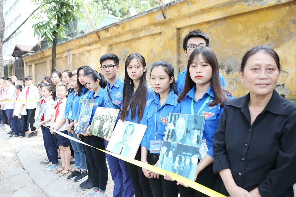 Los capitalinos despiden a Do Muoi, exsecretario general del Partido Comunista de Vietnam (Fuente: VNA)