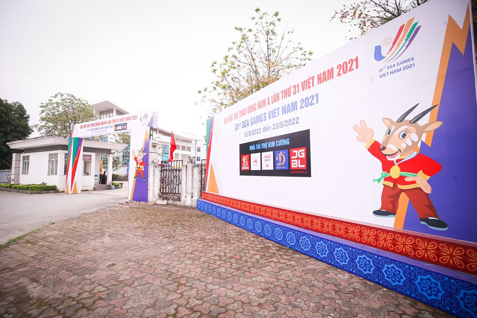 Según el director del Centro de Cultura, Información y Deportes del distrito de Hoai Duc, Vu Van Chuyen, se ha completado la mayoría de los preparativos para las competencias de kurash y judo de los SEA Games 31 en su localidad. Siguiendo el plan, la competición de kurash se efectuará del 10 al 11 de mayo, mientras que la de Judo se llevará a cabo del 18 al 22 del mismo mes. kurash (lucha en uzbeco y tártaro) es el nombre dado a la lucha tradicional de Uzbekistán y Tartaristán. Deviene una forma de lucha de pie con chaqueta originaria de Uzbekistán, y practicada desde tiempos antiguos. En los XXX SEA Games en 2019, Vietnam logró siete medallas en 10 modalidades del evento de kurash. (Foto: Vietnam+)