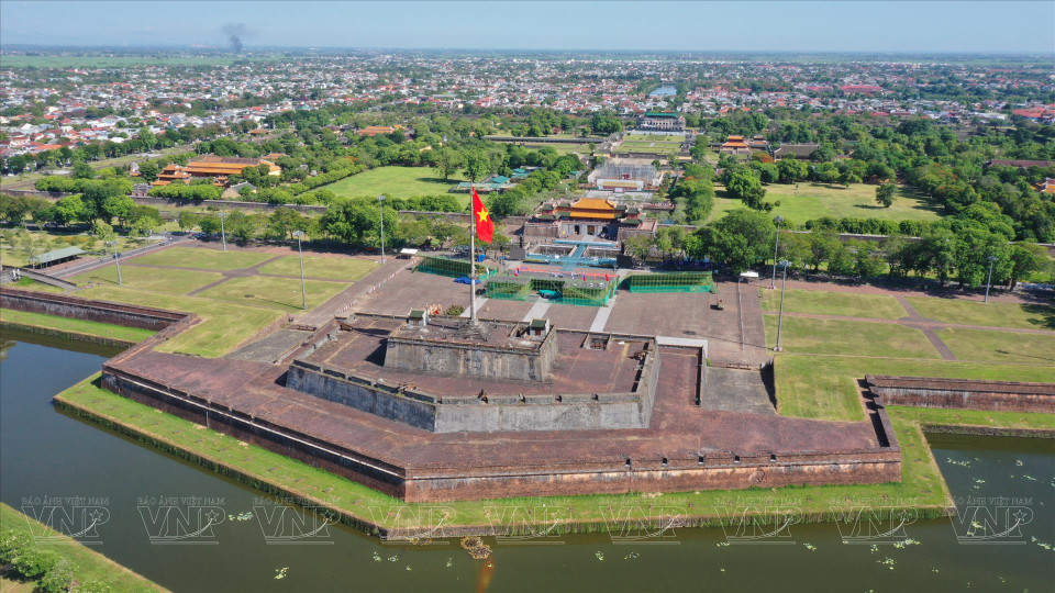 Área de la pasarela frente a la plaza Ngo Mon - Hue, la zona más alta e importante del sistema de murallas defensivas de la ciudad imperial de Hue. (Foto: VNA)
