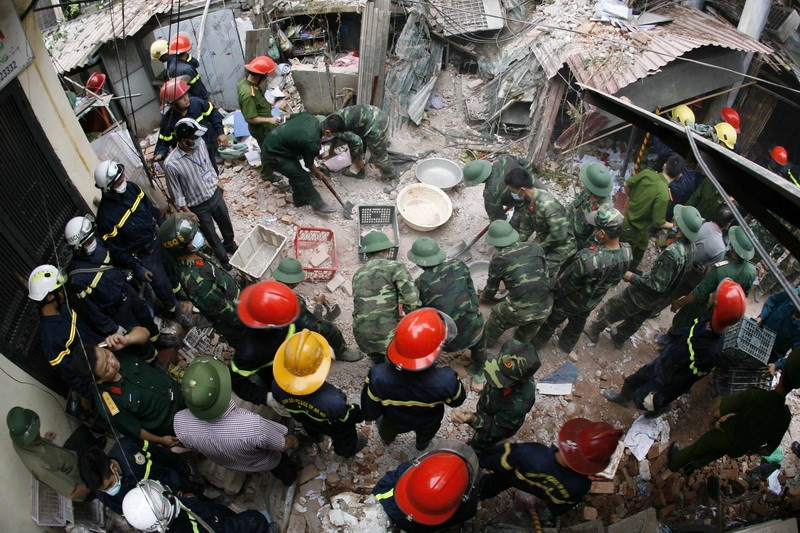 El incidente causó la muerte de dos mujeres. Otras cinco víctimas están en el hospital, mientras 16 hogares con 61 personas fueron evacuadas. (Fuente: VNA)