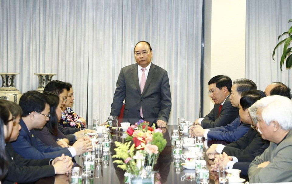 El premier Nguyen Xuan Phuc visita la misión vietnamita ante la ONU (Fuente: VNA)