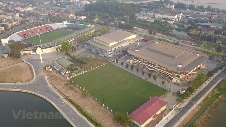 Bajo el lema "Por un Sudeste Asiático más fuerte", los SEA Games 31 tendrán lugar del 12 al 23 de mayo en Hanoi y 11 localidades cercanas, y contarán con 40 disciplinas, de las cuales 36 fueron aprobadas por el Comité Directivo Nacional para los Juegos Deportivos regionales, a saber: atletismo, deportes acuáticos, gimnasia, remo, kickboxing, esgrima, fútbol, bádminton, tenis, voleibol, baloncesto, ciclismo, vovinam, pencak silat, golf, buceo, muay, entre otros. Más de 13 mil atletas, entrenadores y personal asociado intervendrán en la cita deportiva, entre ellos, mil 341 son vietnamitas. Se trata de la segunda ocasión que Vietnam organiza los SEA Games, luego de la edición de 2003. (Fuente:Vietnamplus)